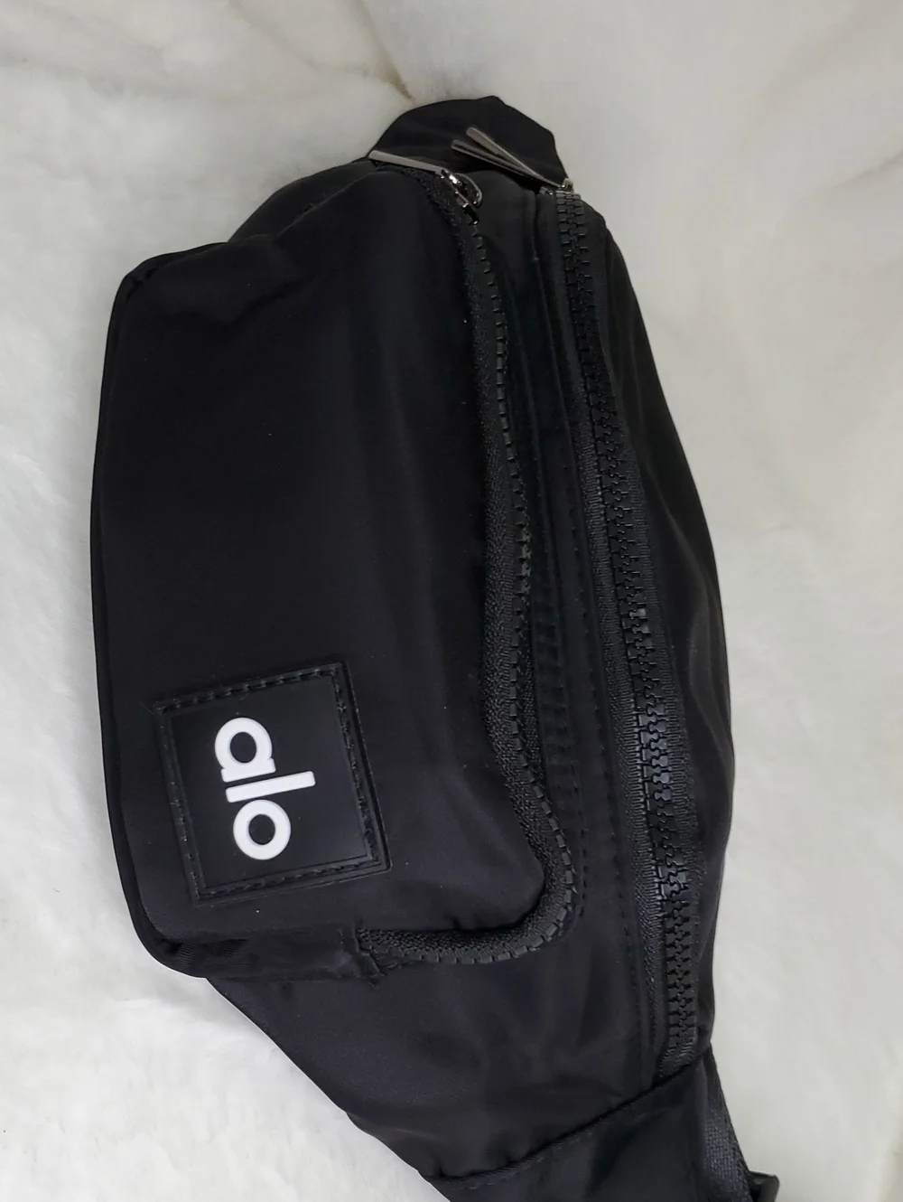 ALO Yoga Black Waist Bag - Compact Zippered Belt Pack